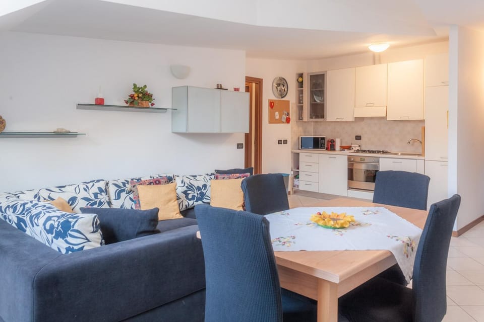 Kitchen or kitchenette, Living room, Dining area, stove