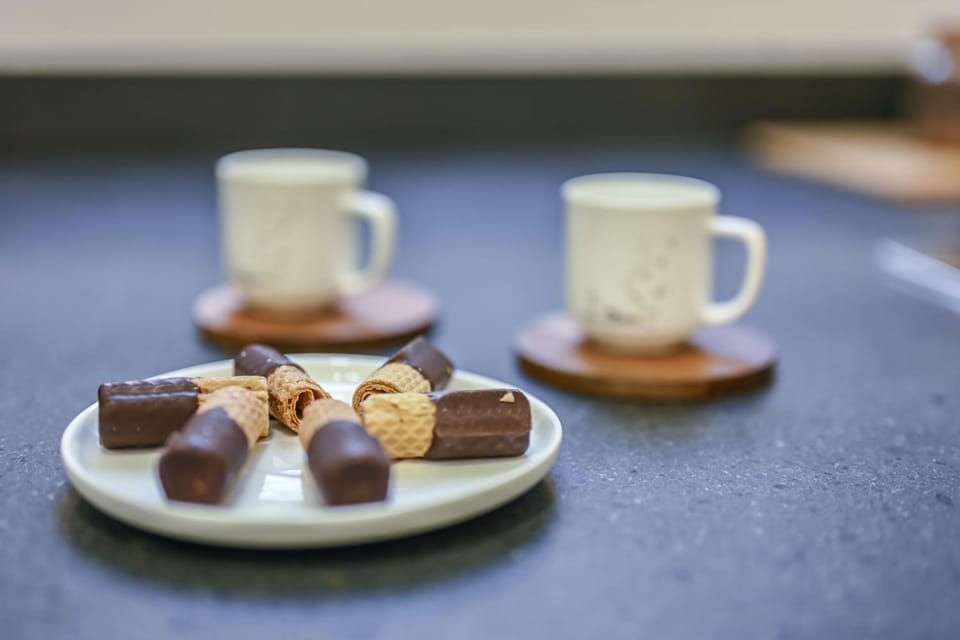 Coffee/tea facilities, Food