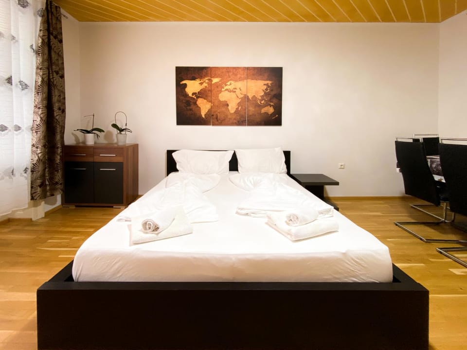 Bed, Bedroom