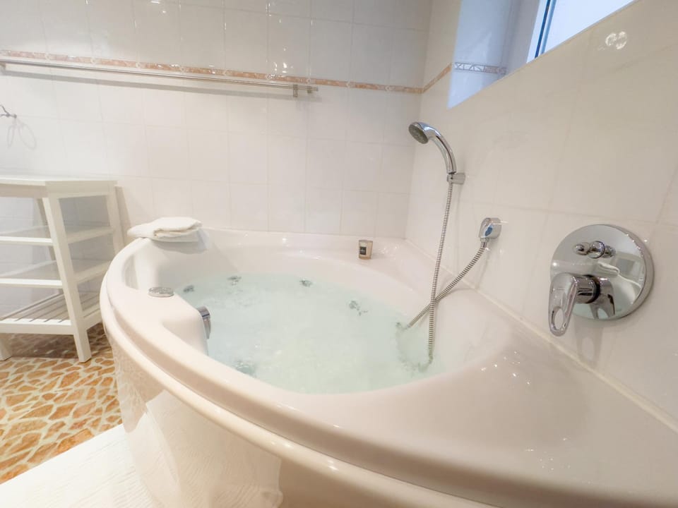 Hot Tub, Bathroom, Bath