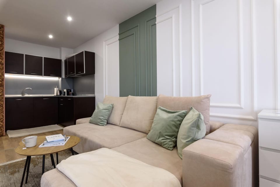 Kitchen or kitchenette, Living room, Seating area