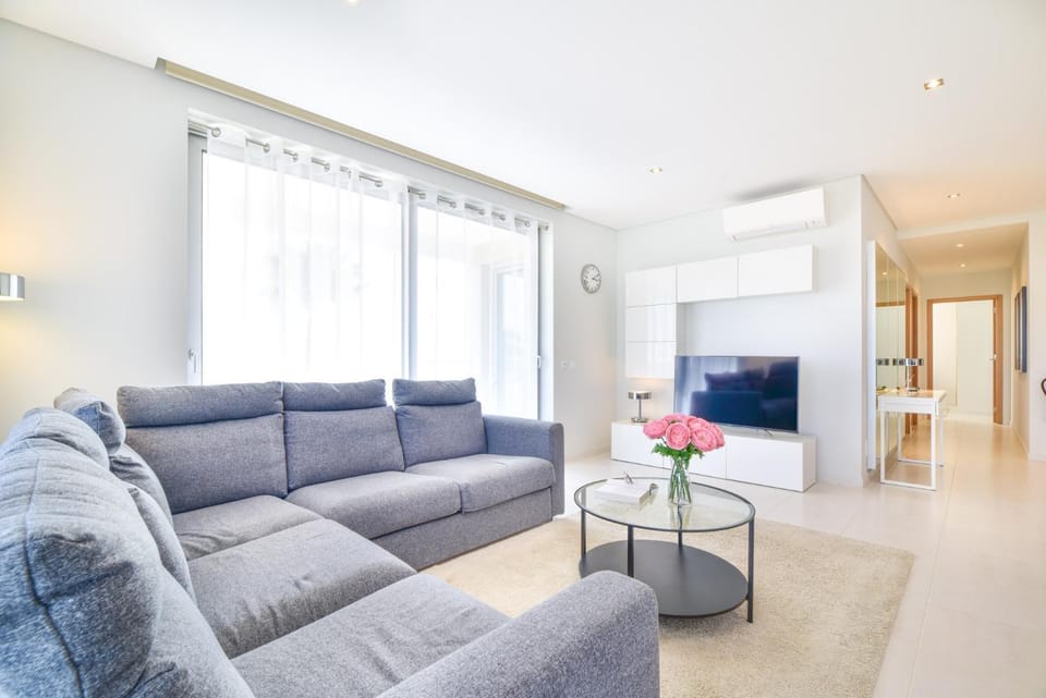 Communal lounge/ TV room, TV and multimedia, Living room, Seating area