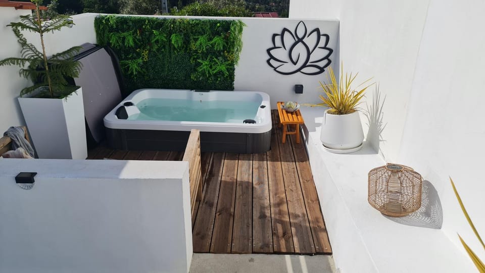 Villa piscine balnéothérapie et jacuzzi entièrement privée House in Coimbra District, Portugal