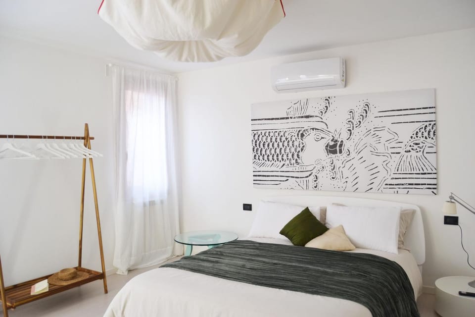 Bed, Photo of the whole room, Bedroom, air conditioner