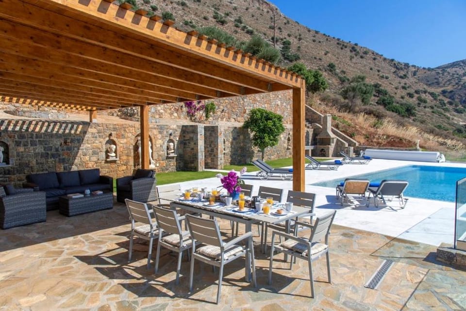 Natural landscape, Dining area, Mountain view, Swimming pool, sunbed
