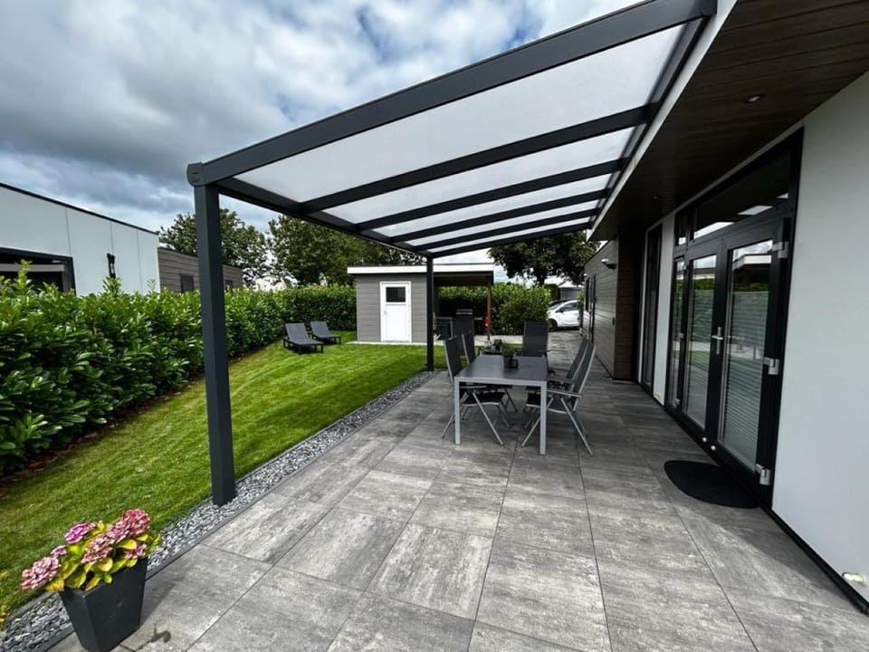 Property building, Garden