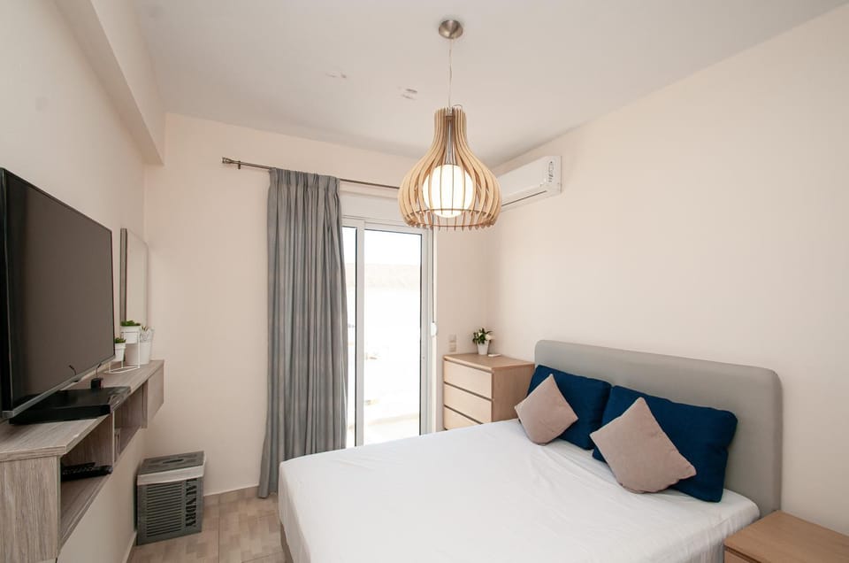 Bed, TV and multimedia, Bedroom, air conditioner