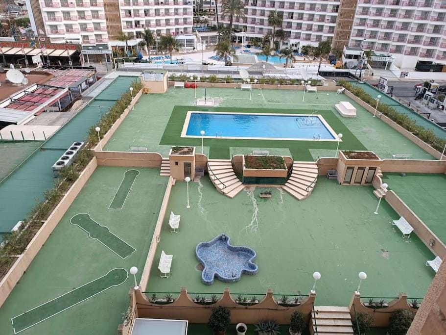 Apto con piscina y vistas al mar Apartment in Benidorm