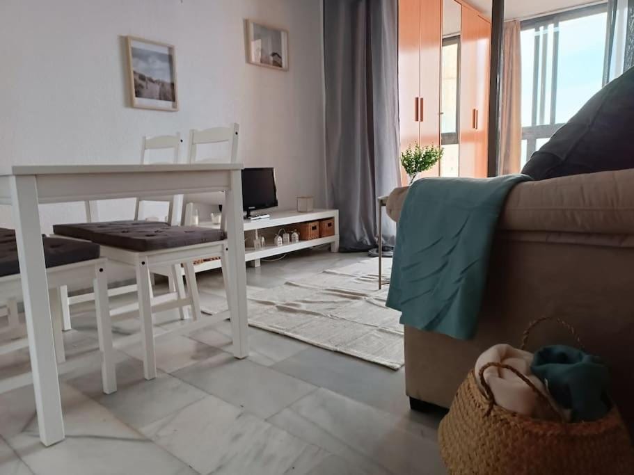Apto con piscina y vistas al mar Apartment in Benidorm