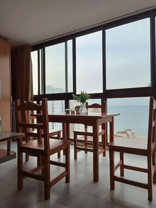 Apto con piscina y vistas al mar Apartment in Benidorm