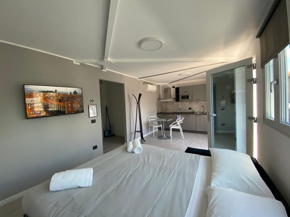 TV and multimedia, Photo of the whole room