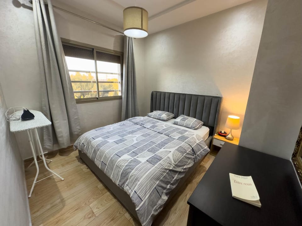 Bed, Photo of the whole room, Bedroom, flat iron, towels, air conditioner, air conditioner