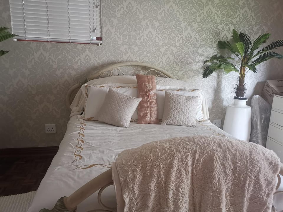 Bed, Bedroom, Internal: Not applicable to any particular room