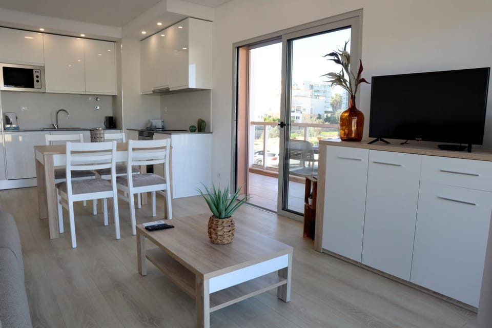 Balcony/Terrace, Kitchen or kitchenette, Dining area, dishwasher, minibar, pet friendly, stove