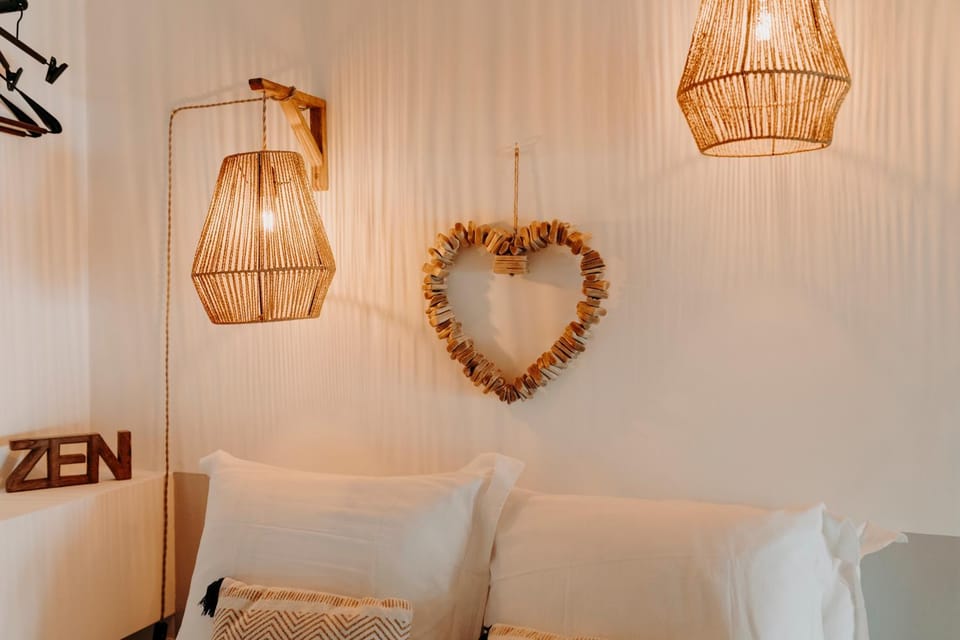 Bed, Decorative detail, Bedroom