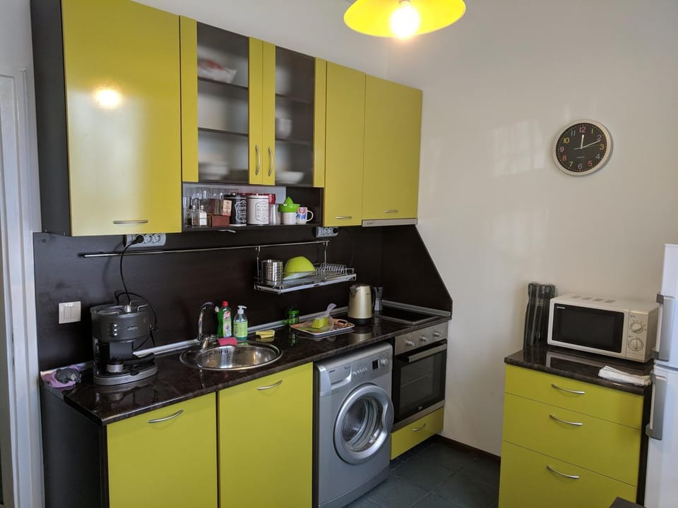 Coffee/tea facilities, Kitchen or kitchenette, minibar, oven, pet friendly, stove, toaster, washing machine
