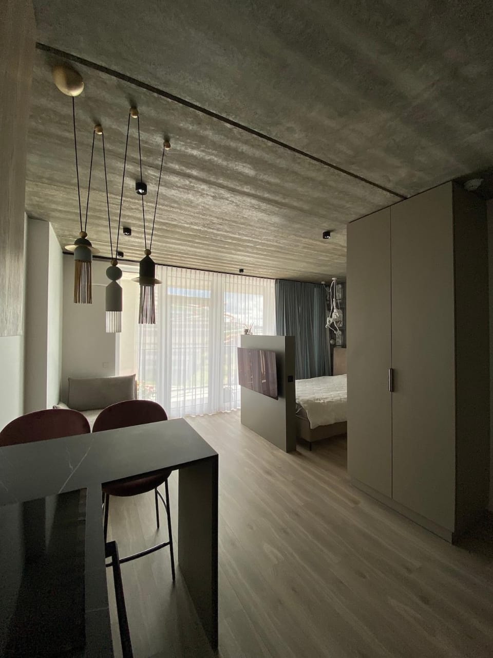 Bed, Living room, Seating area, Dining area, Bedroom