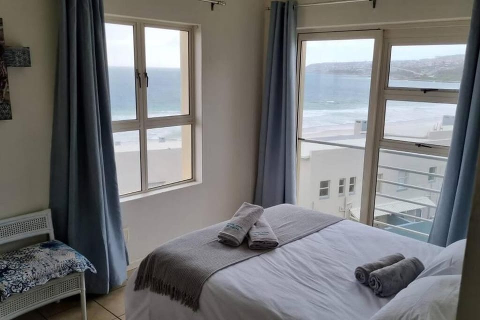 Bed, View (from property/room), Bedroom, Mountain view, towels