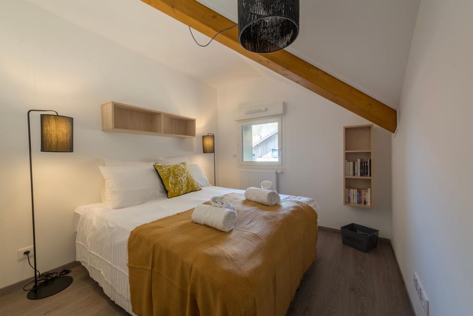Bed, Bedroom