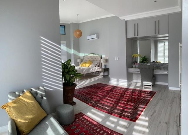 Bed, Photo of the whole room, Seating area, Bedroom