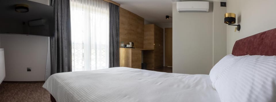 Photo of the whole room, Internal: Not applicable to any particular room