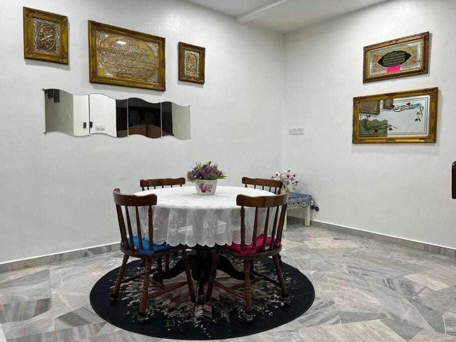 Decorative detail, Dining area