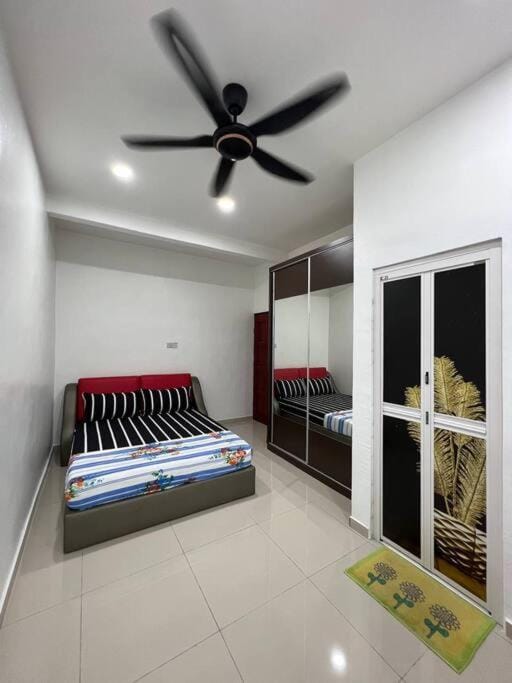 Bed, Bedroom, fireplace