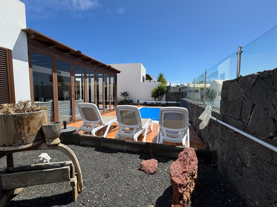 Patio, Pool view, Swimming pool, sunbed