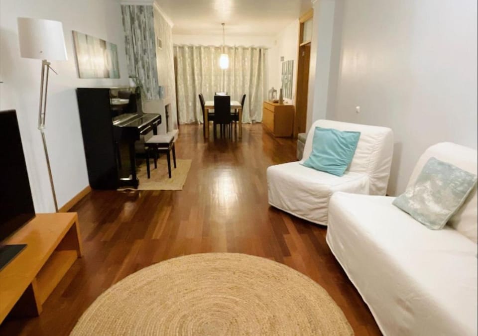 TV and multimedia, Seating area