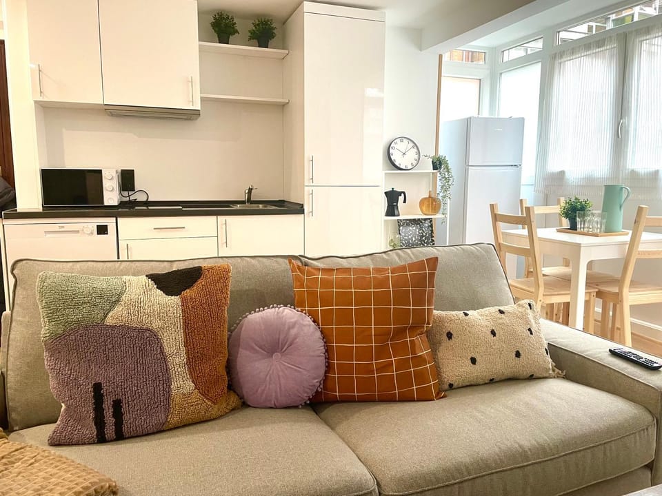 Kitchen or kitchenette, Living room