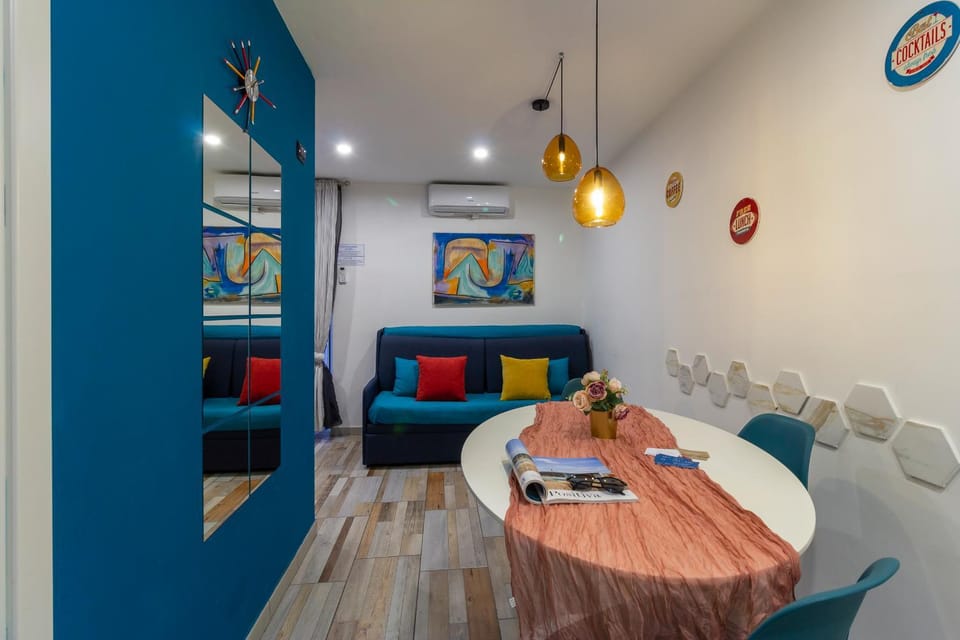 Living room, Seating area, Dining area