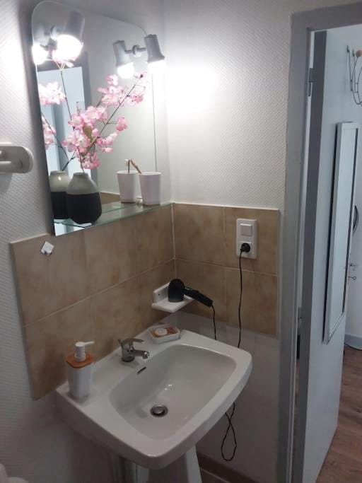 Bathroom, heating