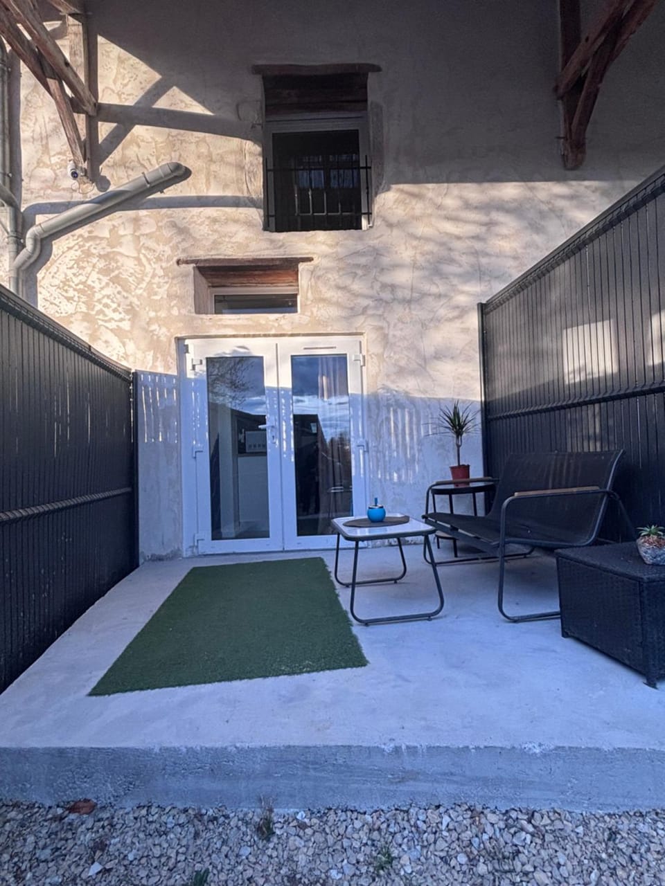Studio Bleu tout équipé au calme proche des commerces Apartment in Auvergne-Rhône-Alpes