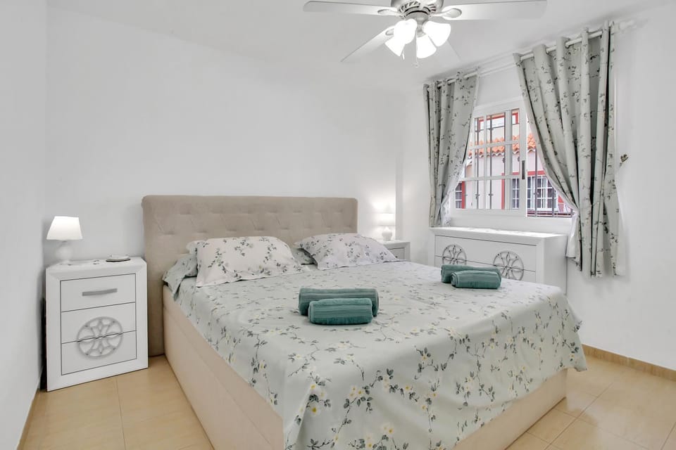 Bed, Bedroom, fireplace, towels