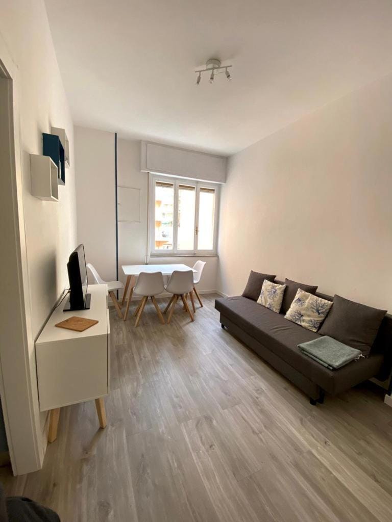 Loano: Centro e Mare a portata di mano Apartment in Loano