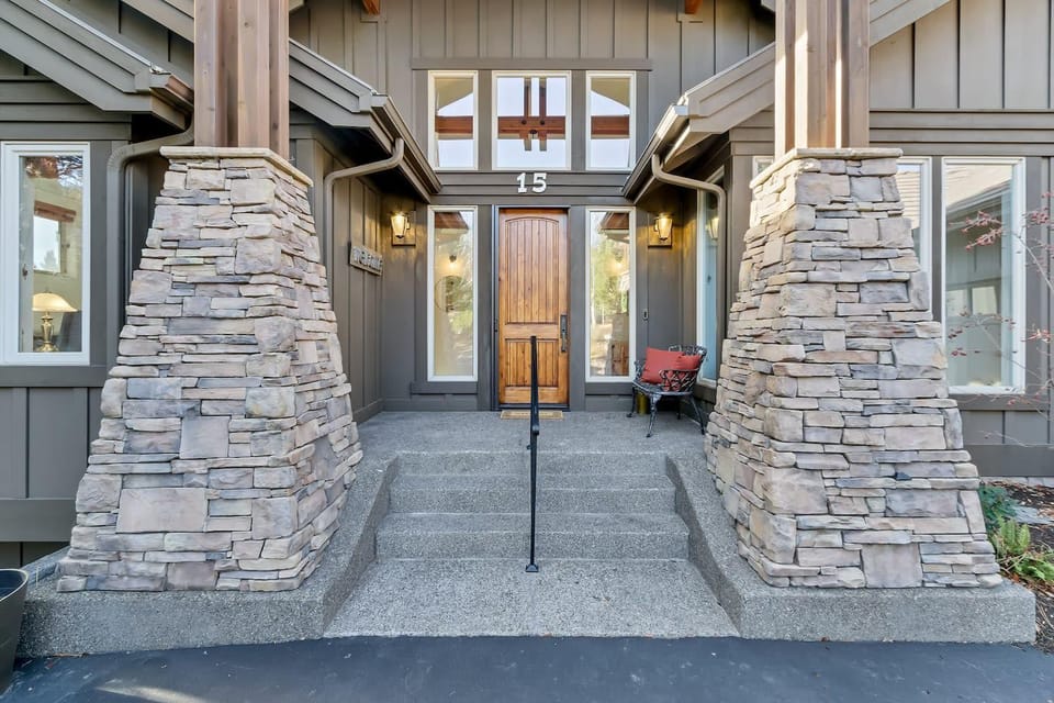 Bend Oregon mountain mansion luxury House in Bend