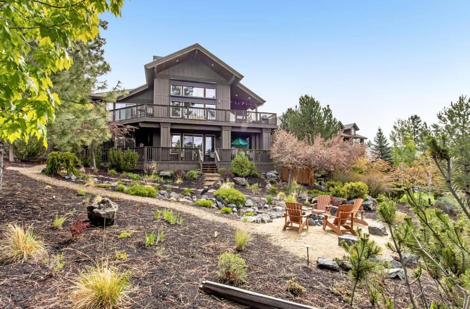 Bend Oregon mountain mansion luxury House in Bend