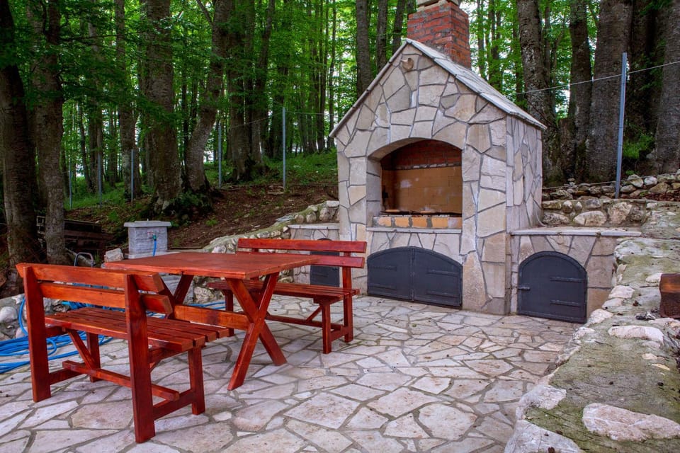 Spring, Day, Natural landscape, BBQ facilities
