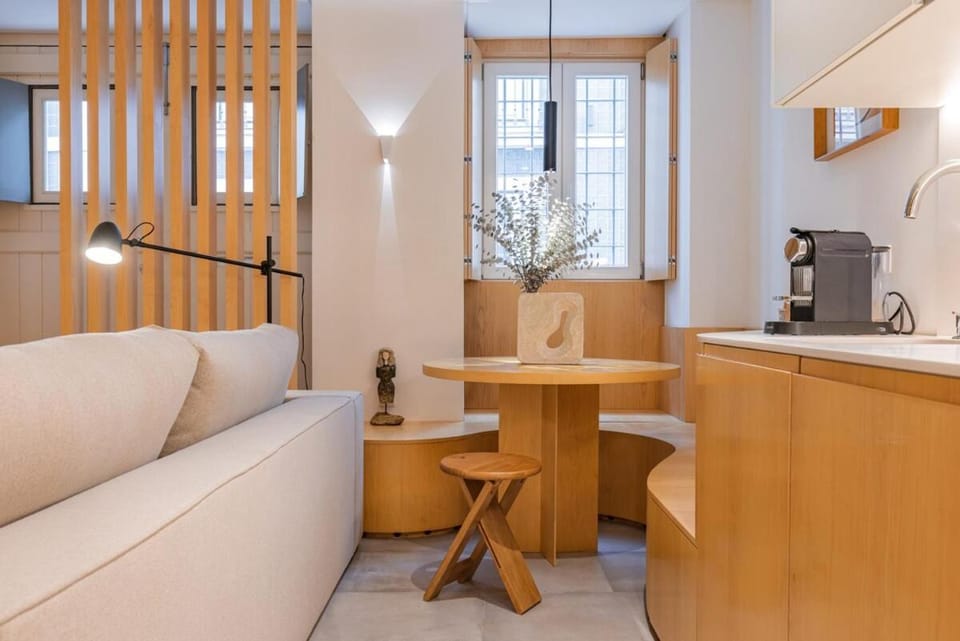 Coffee/tea facilities, Kitchen or kitchenette, Dining area