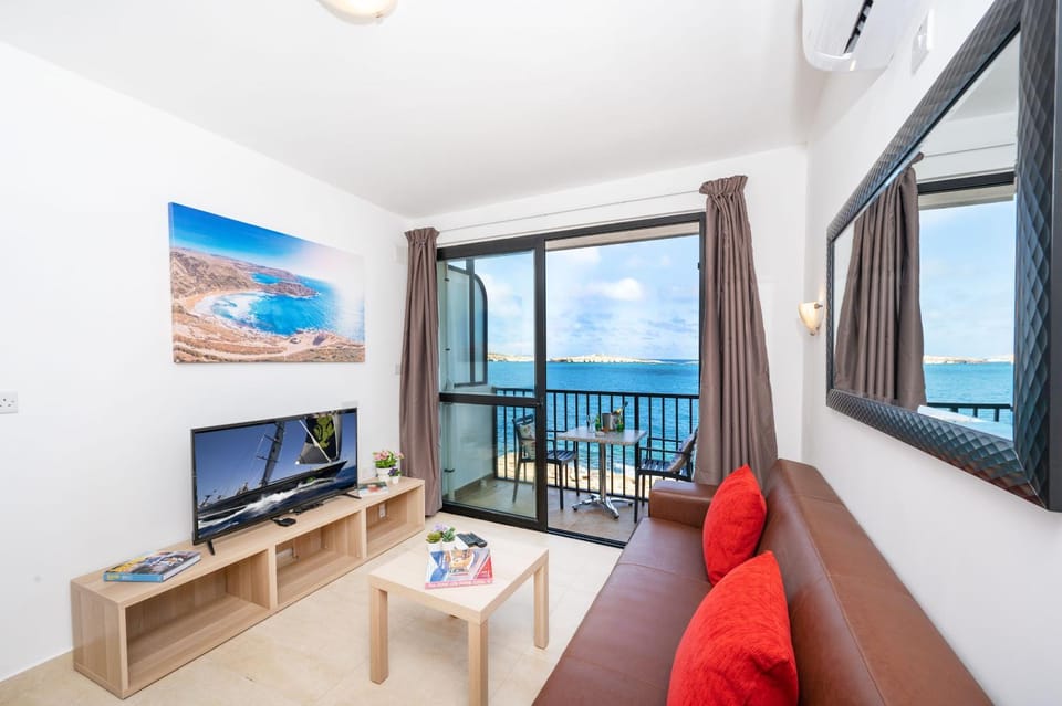 Living room, Sea view