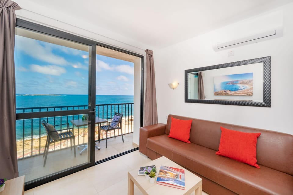 Living room, Sea view