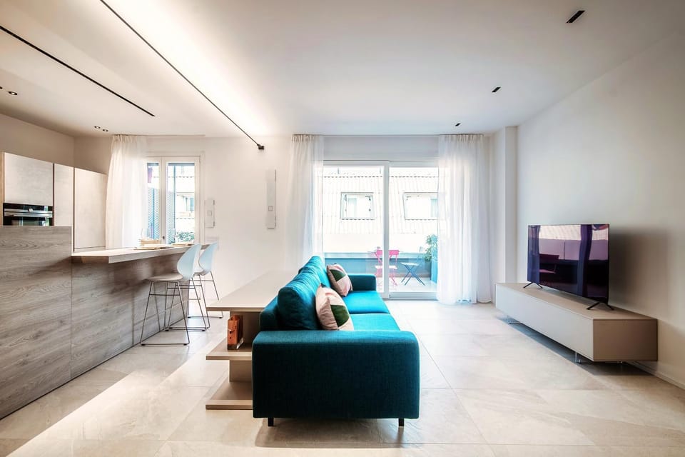 Kitchen or kitchenette, Living room, Seating area, Dining area