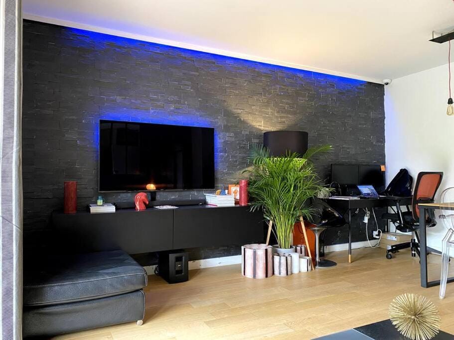 Appartement avec Jacuzzi - Climatisation - Parking Apartment in Bordeaux