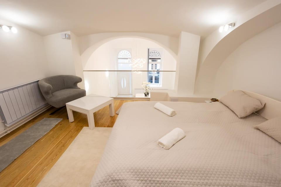 Parliament Exclusive Gallery Apartment in Budapest