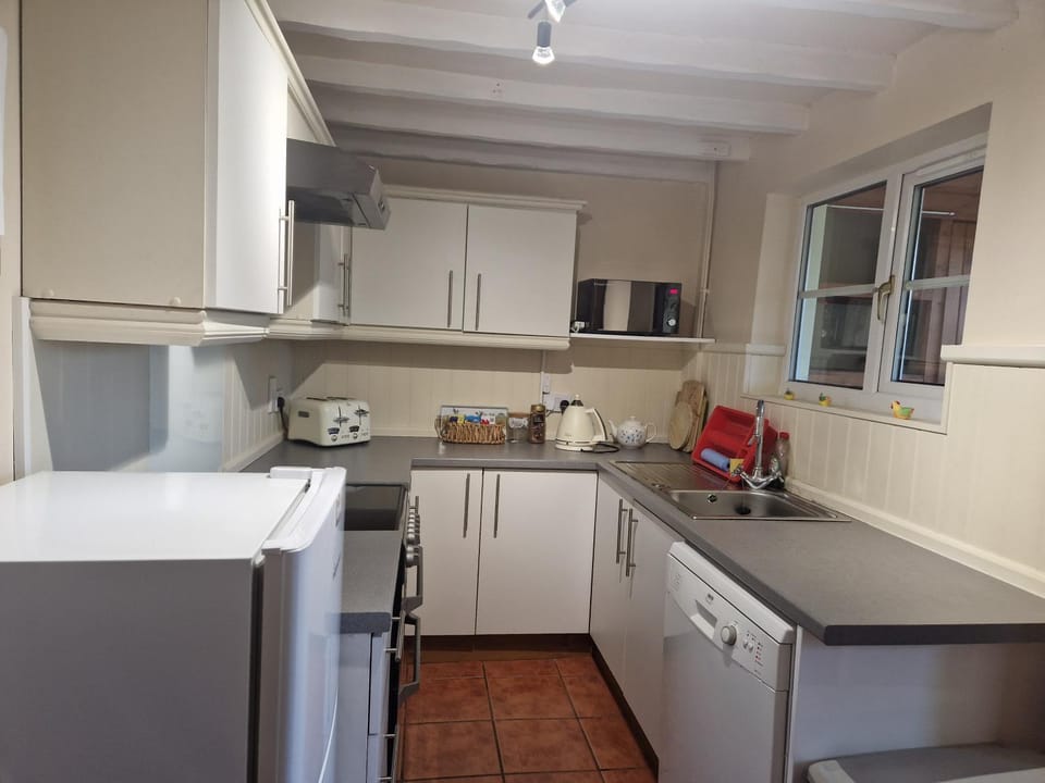 Two Bedroomed House near Newark & Grantham House in Newark and Sherwood District