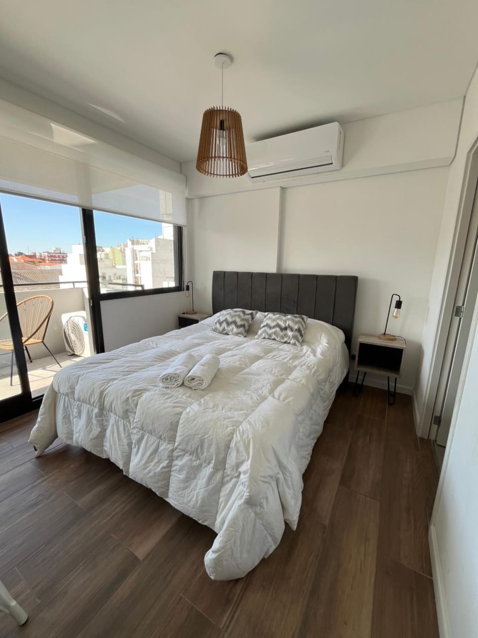 Bed, Photo of the whole room, Bedroom, air conditioner