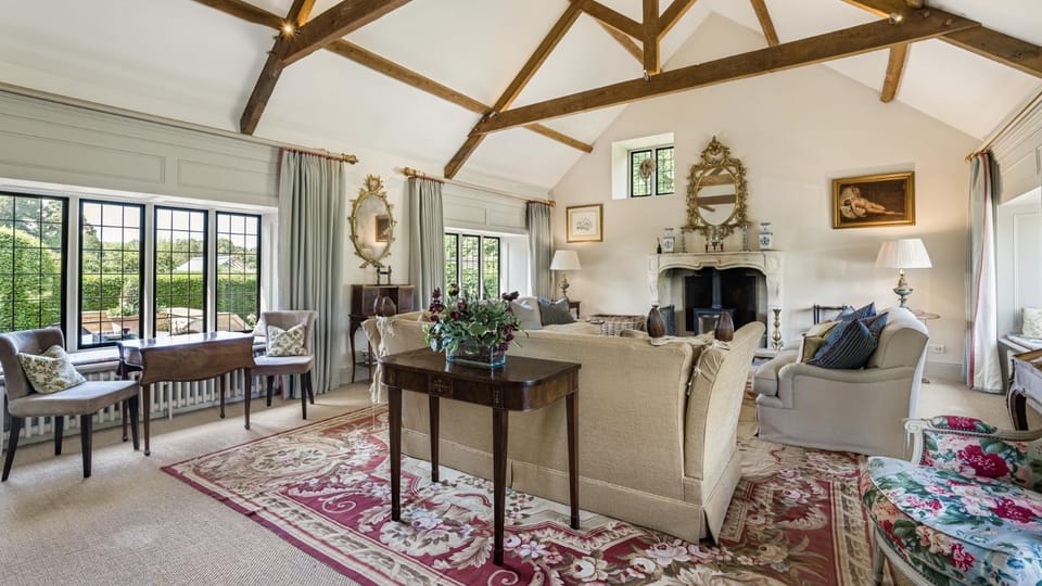 Winter, Summer, Living room, Seating area, Garden view, fireplace, heating