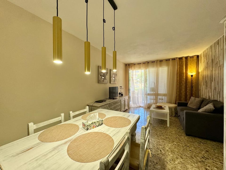TV and multimedia, Living room, Dining area