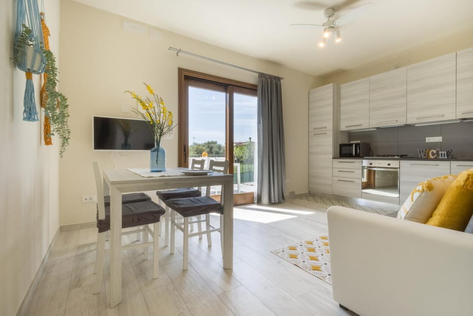 TV and multimedia, Kitchen or kitchenette, Living room, Dining area