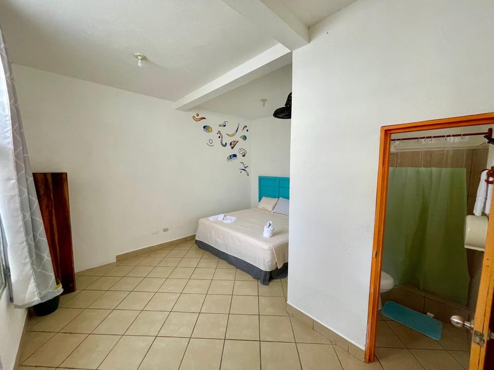 Bed, Photo of the whole room, towels